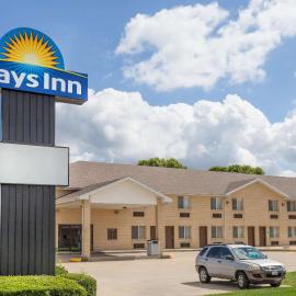 Days Inn by Wyndham Charleston, hotel in Charleston