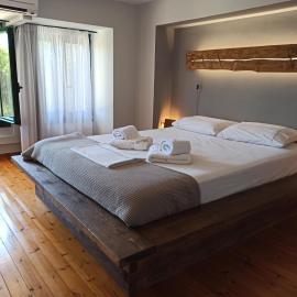 Cozy Residences in the center of Volissos Village - Lydia Lithos-, hotelli Volissosissa