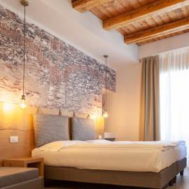 epOche Hotel Zanella 1889, hotel em Nago-Torbole