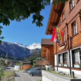Pension Sonne, hotell i Adelboden