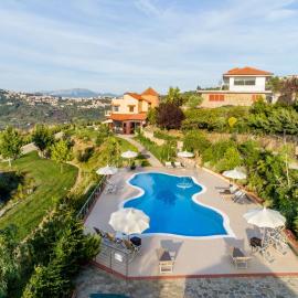 Casa Vacanza Villa Aurora, hotel u gradu Laureana Cilento
