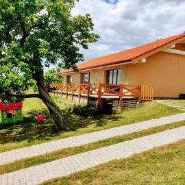 Dva Duby, hotel i Nána