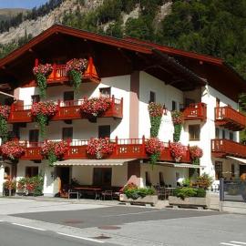 Hotel UNTERKRÄMERHOF โรงแรมในฟุสช์ อัน แดร์ กล็อกเนร์ชตราสเซอ