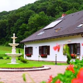 Domeniul Poiana Ursului, hotel in Dumbrăveni