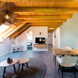 Moderne 2 Zi.-FeWo BlackForestArt Nähe Freiburg