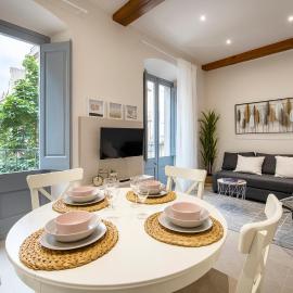 Lovely & Cozy apartment in the heart of Banyoles，班約萊斯的飯店