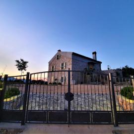 Stone House Rosuja, hotel v destinácii Ivanje