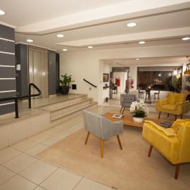 Láparos Hotel, hotell i São Carlos