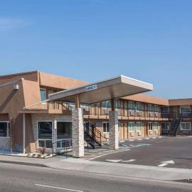 Days Inn by Wyndham Yosemite Area, hotel din Fresno