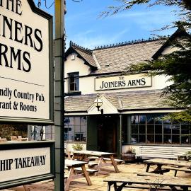 The Joiners Arms, hotell i Chathill
