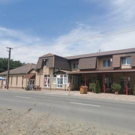 Kék Lagúna Panzió: Dombrád şehrinde bir otel