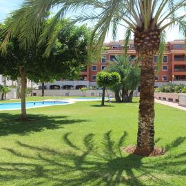 Jardines de las Marinas - Apartamento en Denia - Terraza privada, piscinas, jaccuzi, padel y playa cerca, מלון בדניה