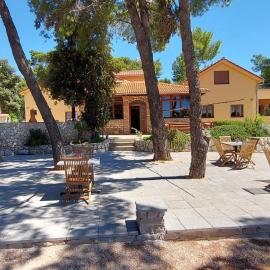 Kandarola Resort, khách sạn ở Rab