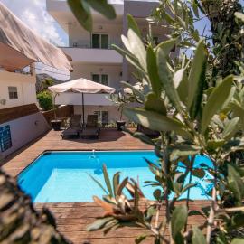 Akalli Studios, hotel v destinácii Ixia