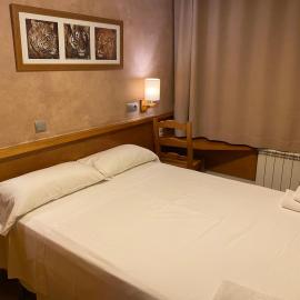 Cardedeu में, होटल HOSTAL GALICIA CARDEDEU