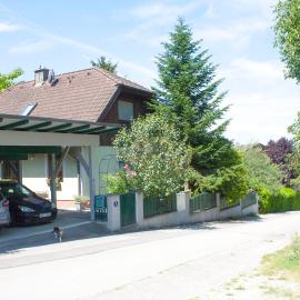 Country House Family Basement Apartment, Parking, 5km from Tulln