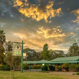 Deniliquin Country Club Motor Inn, hotel in Deniliquin