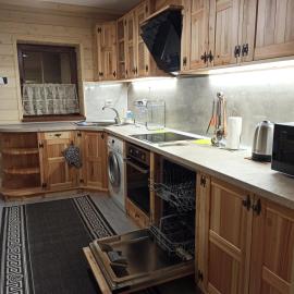 Brand NEW 2020 specious apartment DRUZI 2, hotel in Palyanytsya