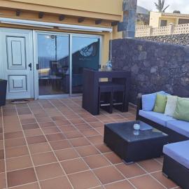 Nautilus I: Casa con terraza y vistas al mar, hotel a La Caleta