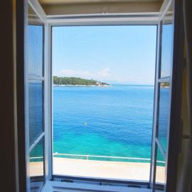 Efi's Cottage by the sea