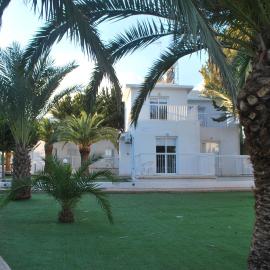 Flisvos Beach Apartments, hotel em Protaras