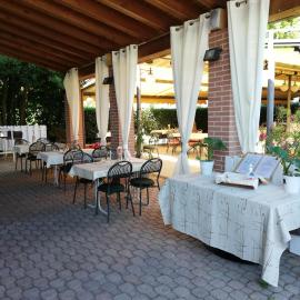 Albergo Villa Eva: Costermano şehrinde bir otel