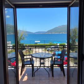 Apartments Family, hotel a Tivat