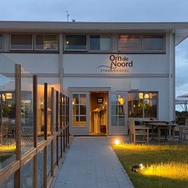 Strandhotel Om de Noord، فندق في سخيرمونيكوخ