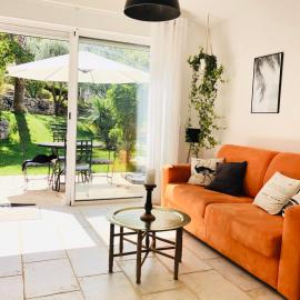 Maison de vacances Villa Cardabella – hotel w mieście Le Tignet