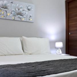 13 Garden Rooms, hotell i Olbia