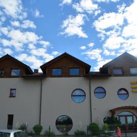 Hotel Tenis, hotel v mestu Chrząstowice