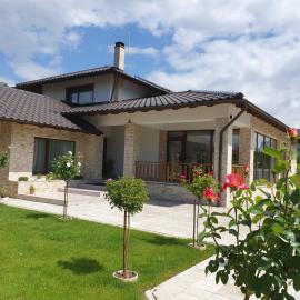 Cuibul Visurilor, hotel Majorban