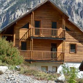 Chalet Le Murè hameau des Chazals Nevache Hautes Alpes, hotel i Névache
