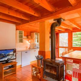Chalet L'Eitièro hameau des Chazals Nevache Hautes Alpes, hotel i Névache