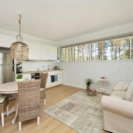 Sea View Studio Apartments by the Beach, Hotel in Ihasalu