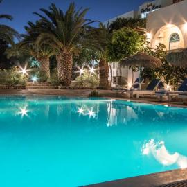 Petra Nera, hotel em Perissa