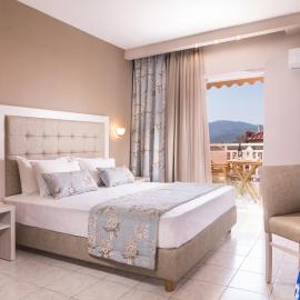 Hotel Olga, מלון בסארטי