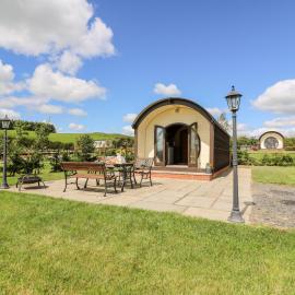Meadow View, hotel in Saint Harmon