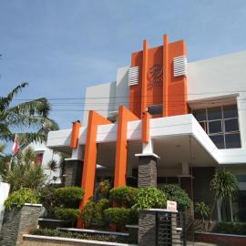 Antika Hotel, хотел в Rembang