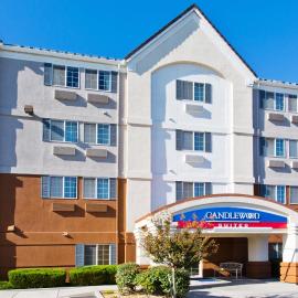 Candlewood Suites Medford by IHG, hôtel à Medford