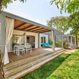 Camping Stella Maris Mobile Homes, hotelli kohteessa Umag