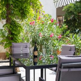 Apartments Sky, hotel in Vodice