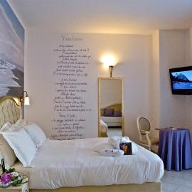 Sovrana Beach Hotel - Pet Friendly - Breakfast until 12 - Parking
