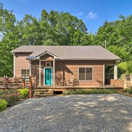 10 Mi to Grandfather Mountain: 'Wolfe Creek Cabin', khách sạn ở Newland