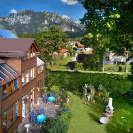 Haus bei der Linden Ferienwohnungen, hotel u Schwangauu
