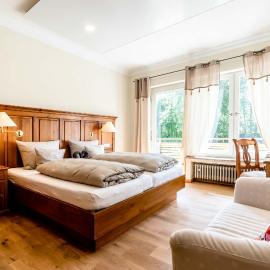 SEINZ Wisdom Resort - Bio-Hotel vegan-vegetarisch, hotelli kohteessa Bad Kohlgrub