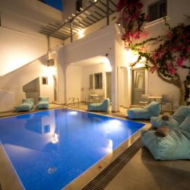 Markakis Studios Fira Town, hotel a Fira