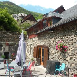 la grange avec spa – hotel w mieście Saint-Aventin