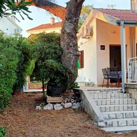 Apartment Rino, only 30m from the sea