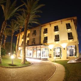 Lamunia Hotel, hotel Trabluszban